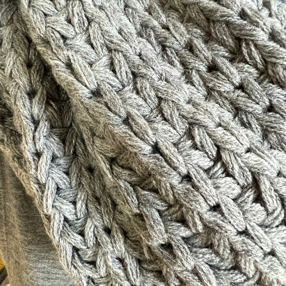 Chunky Knit Scarf - Picture 4 of 4